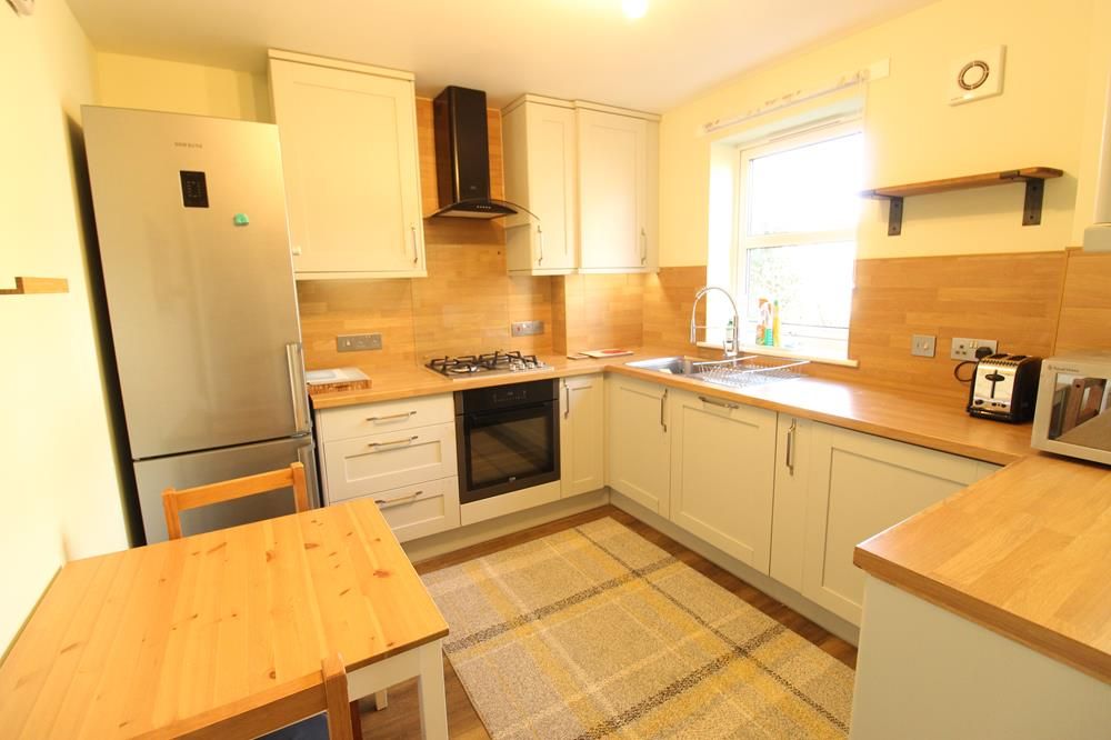 Property photo 3 of 9 Dining Kitchen
