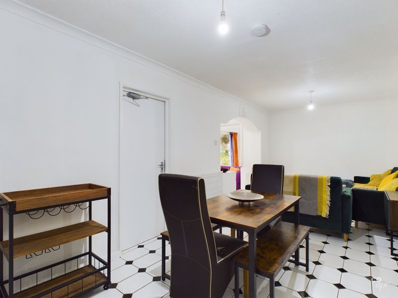 Property photo 3 of 13 Photo 2