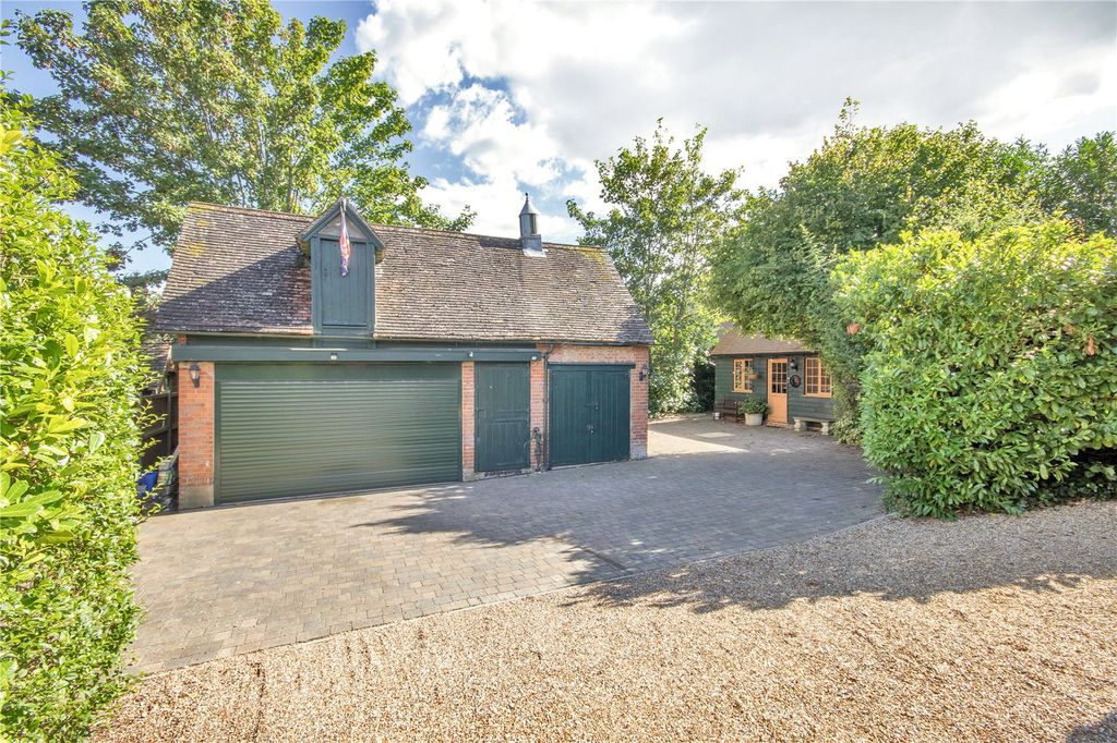 Property photo 2 of 13 Outbuildings