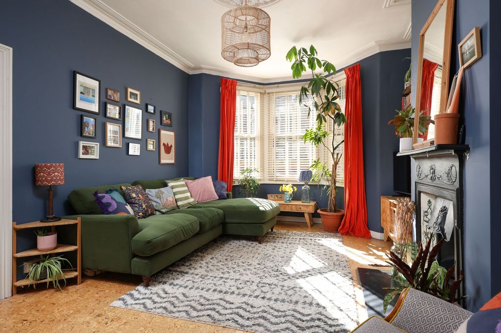 Property photo 2 of 21