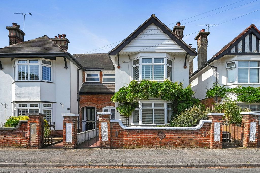 Property photo 1 of 17