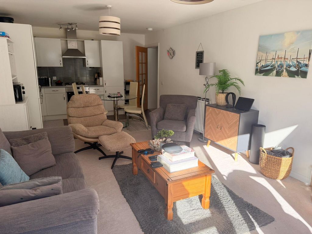 Property photo 3 of 9 Photo 3