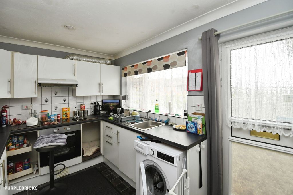 Property photo 3 of 24