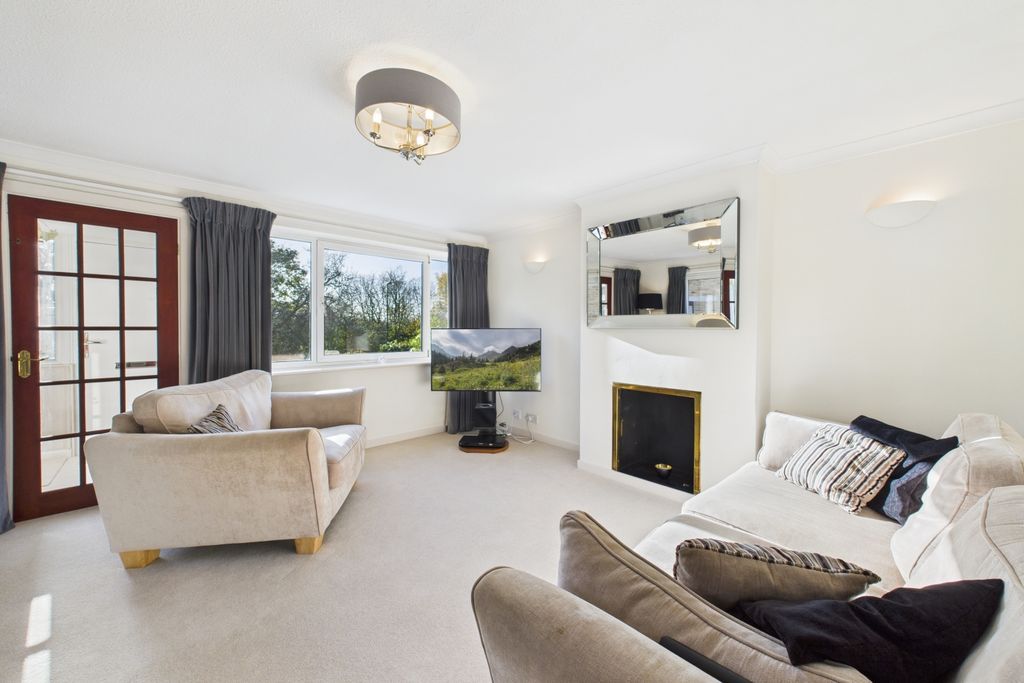 Property photo 2 of 20 Lounge