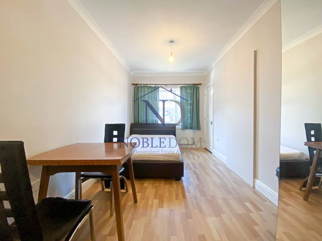 Property photo 1 of 6 Self-Contained Studio Flat In Hounslow
