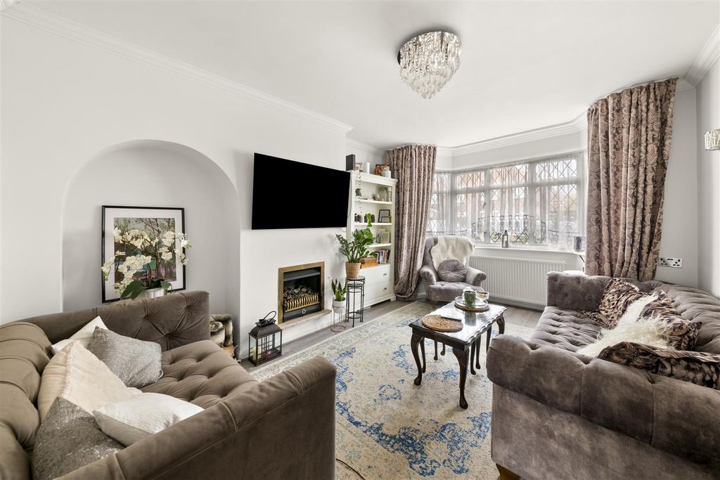 Property photo 2 of 14