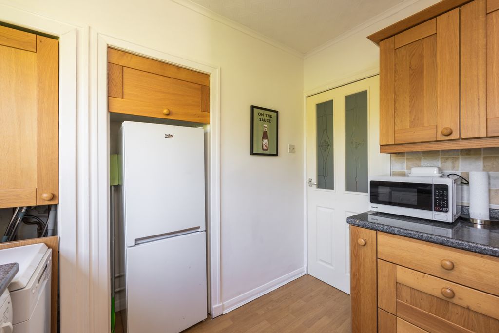Additional image 6 of 2 bed flat for sale40/2 West Craigs Crescent, Edinburgh EH12