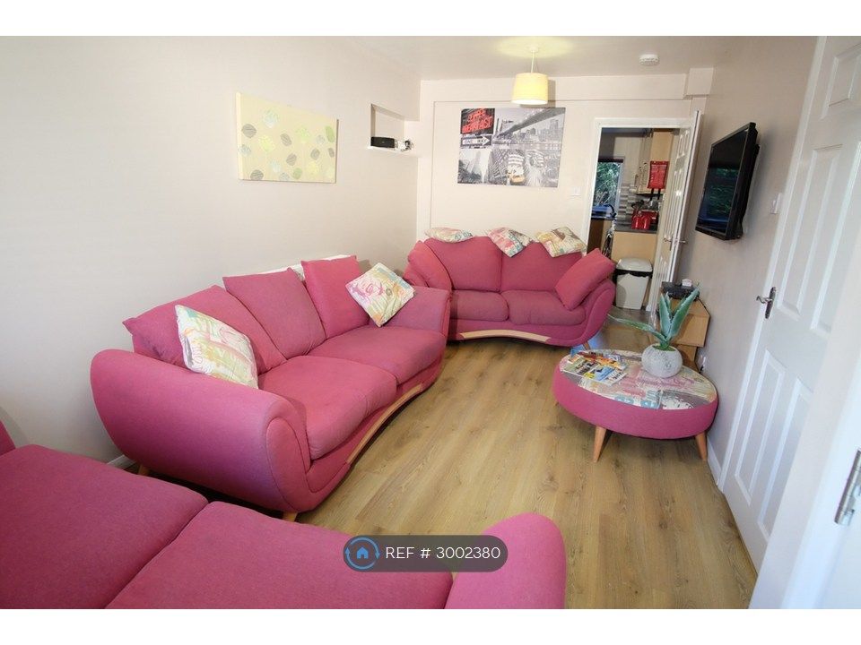 Property photo 1 of 10 Lounge