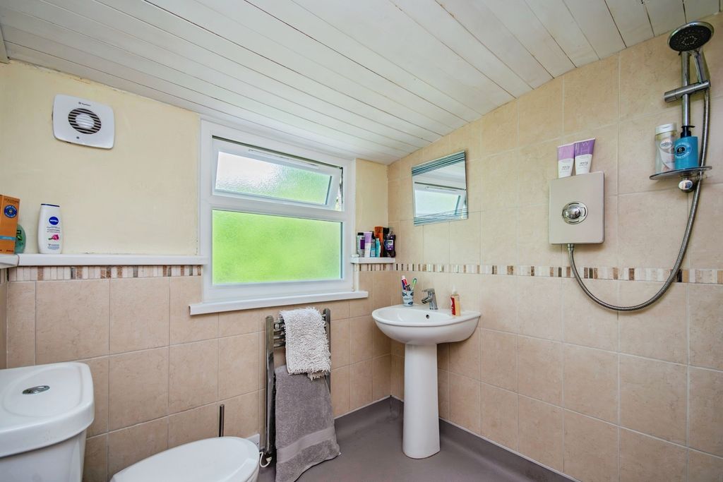 Additional image 9 of 2 bed flat for saleThe Mount, Penally, Tenby, Pembrokeshire SA70