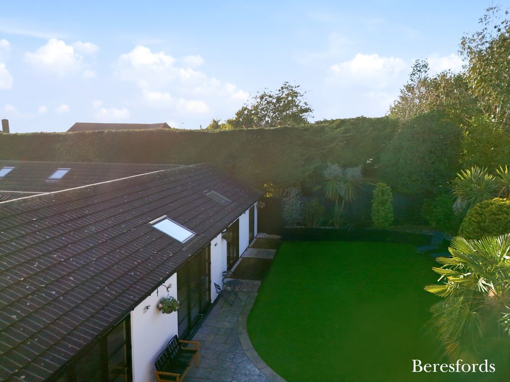 Property photo 2 of 20 Picture No. 64