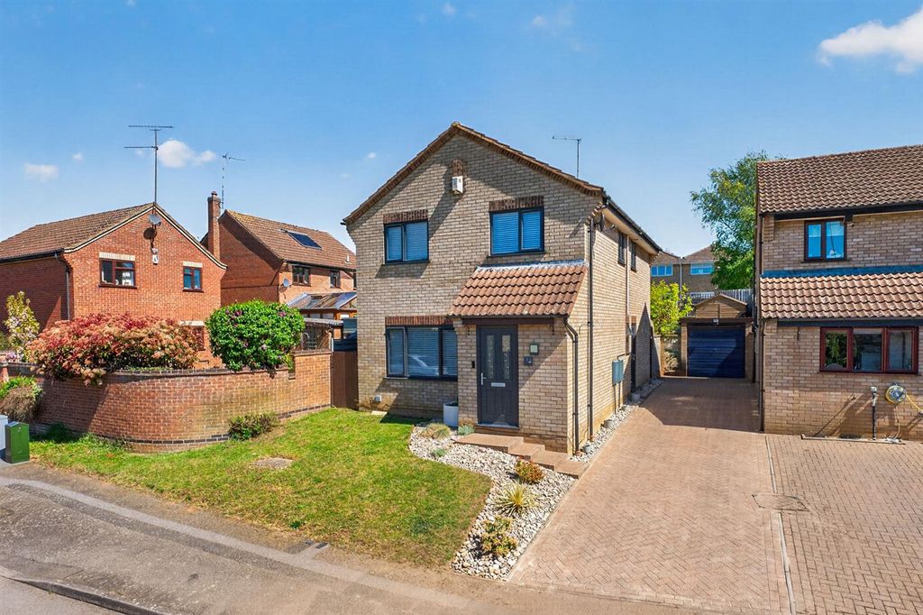 Property photo 1 of 16 33Kentstonecloseweb_42.Jpg