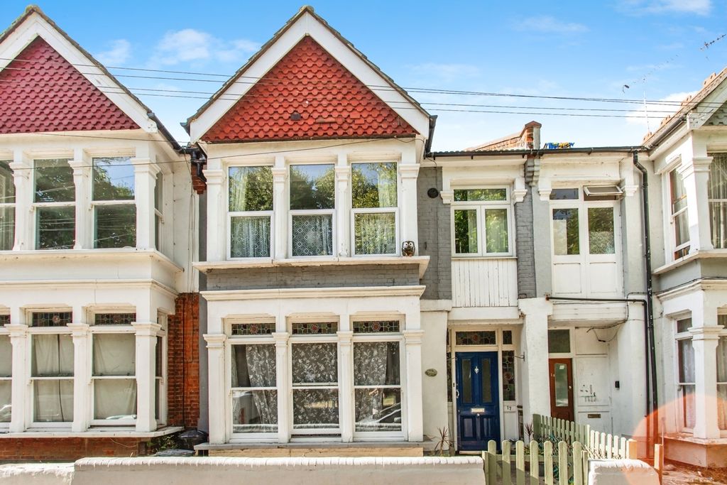 Property photo 1 of 17 Exterior
