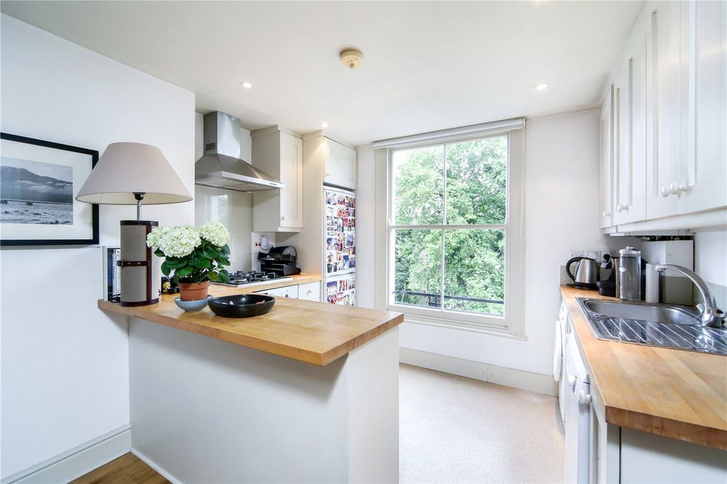 Property photo 3 of 10 Picture No. 13