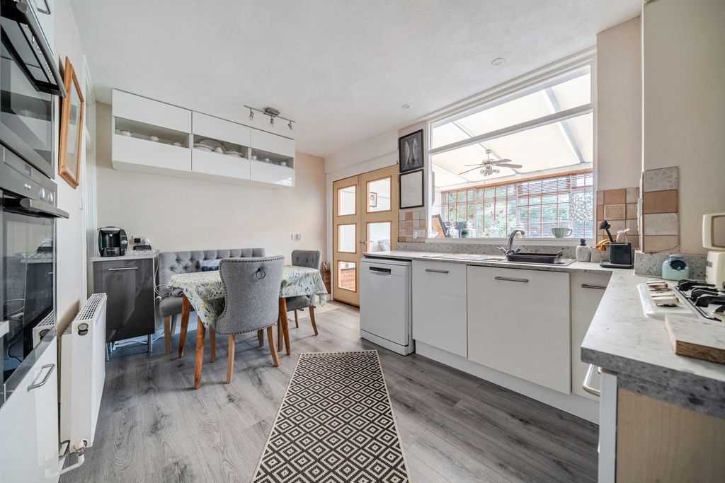 Property photo 2 of 17 1469667-12-6A1dab...