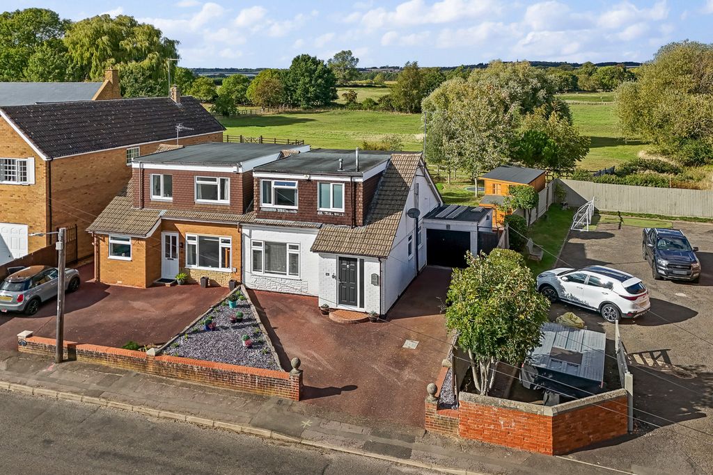 Property photo 1 of 33