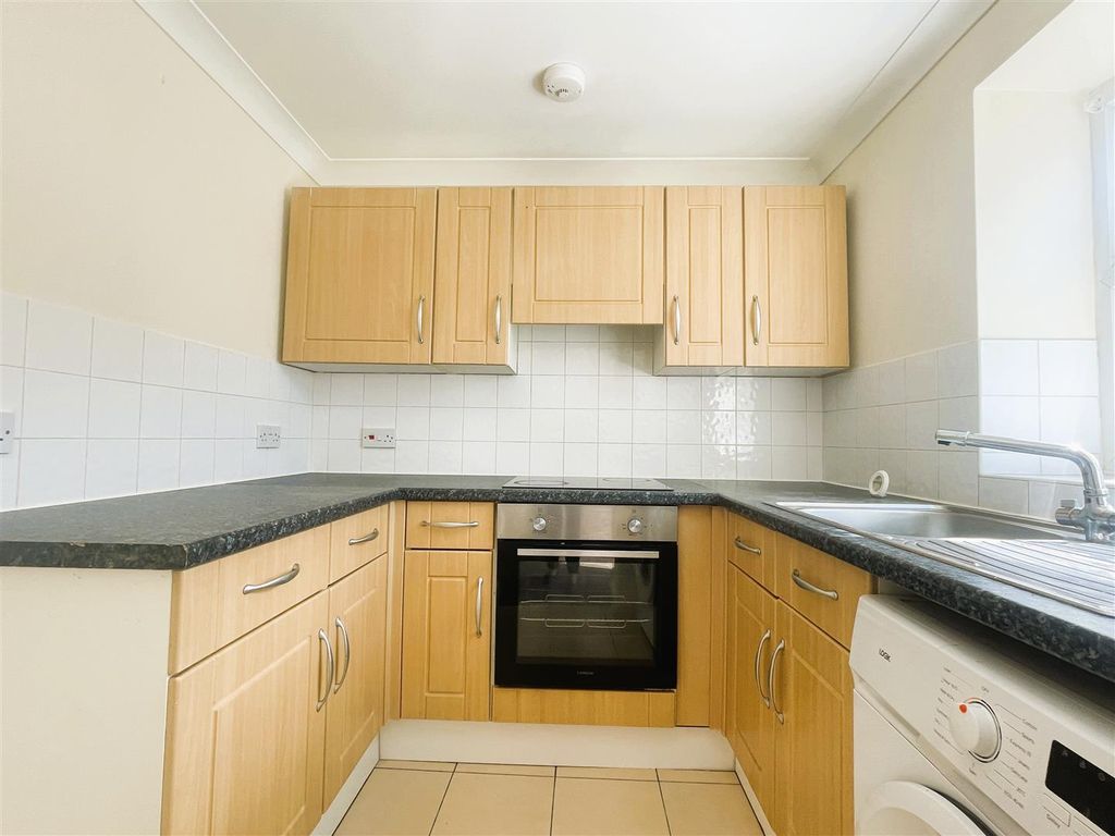 Property photo 3 of 5