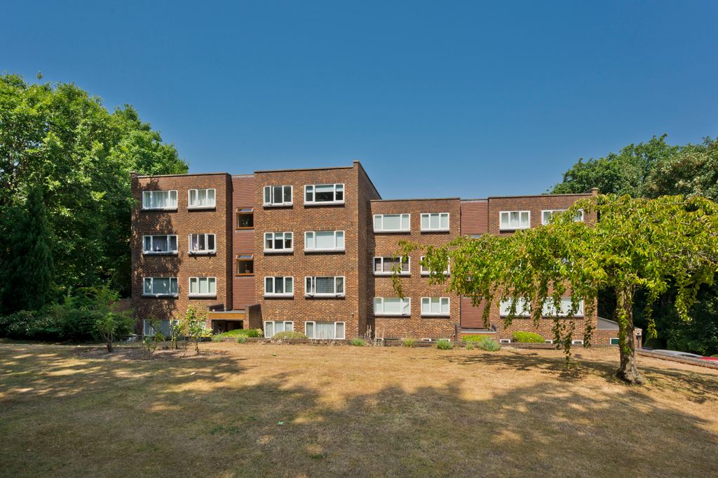 Property photo 1 of 10 2022 Front