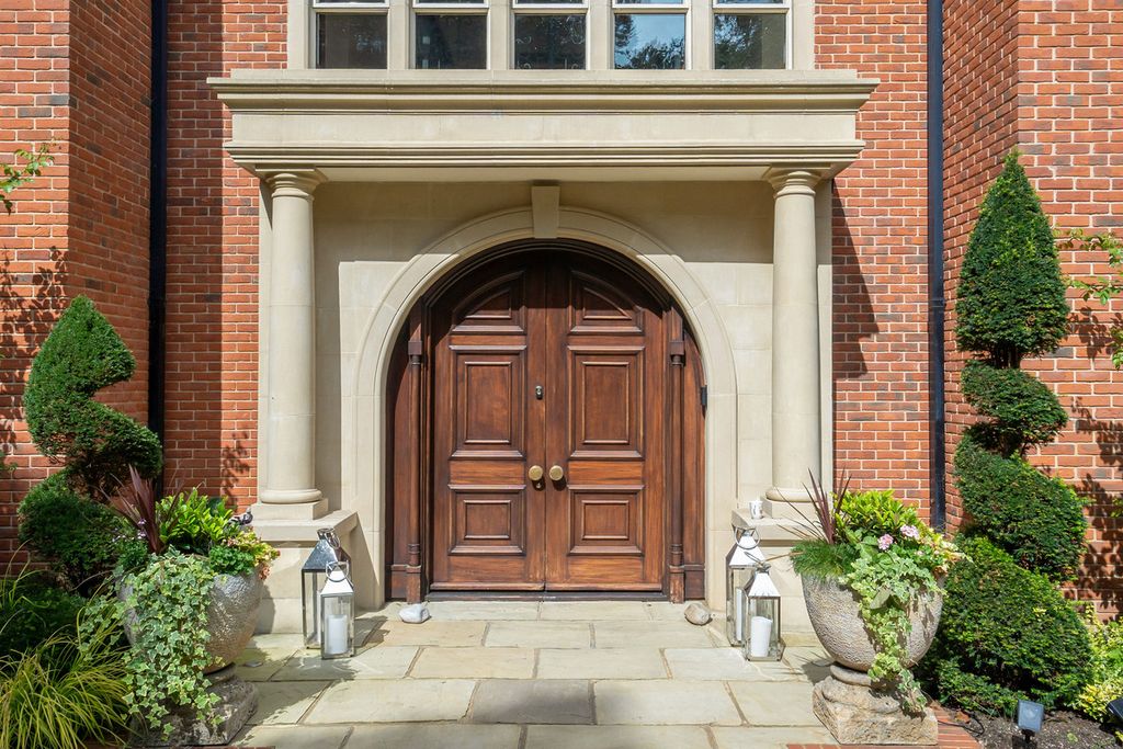 Property photo 3 of 49