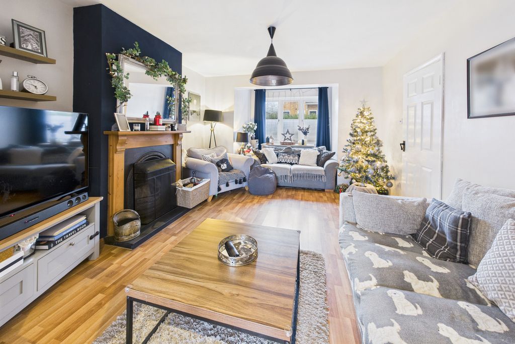 Property photo 2 of 24