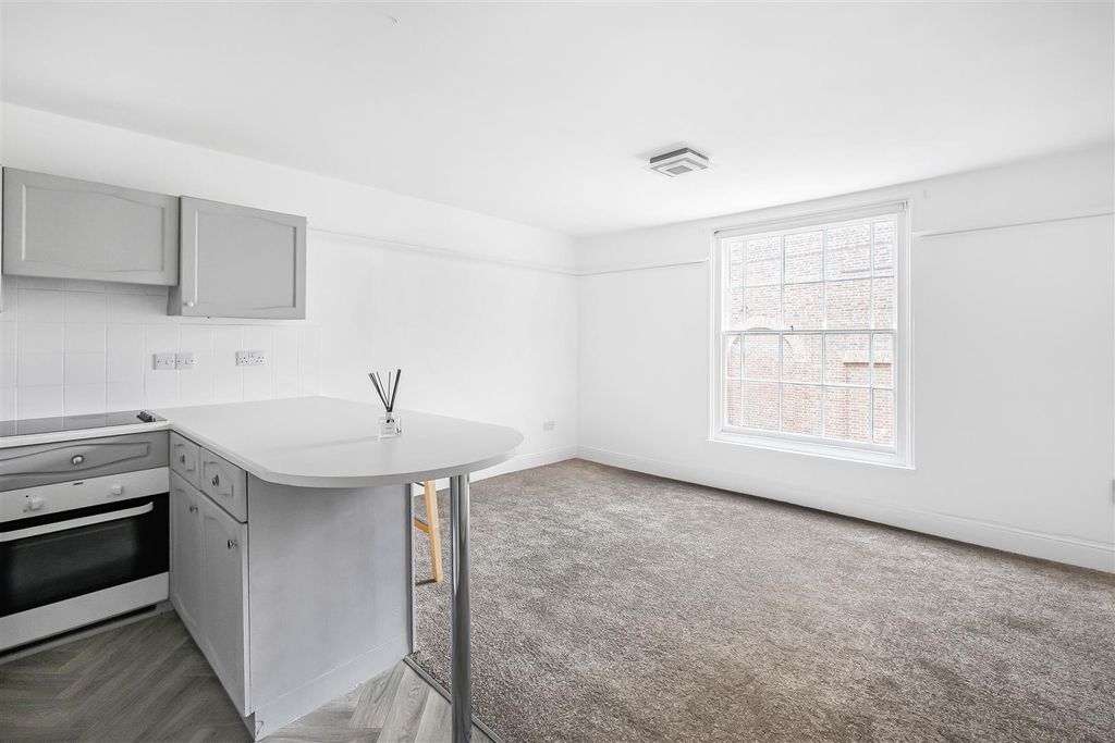 Property photo 3 of 8 3_79137.Jpg