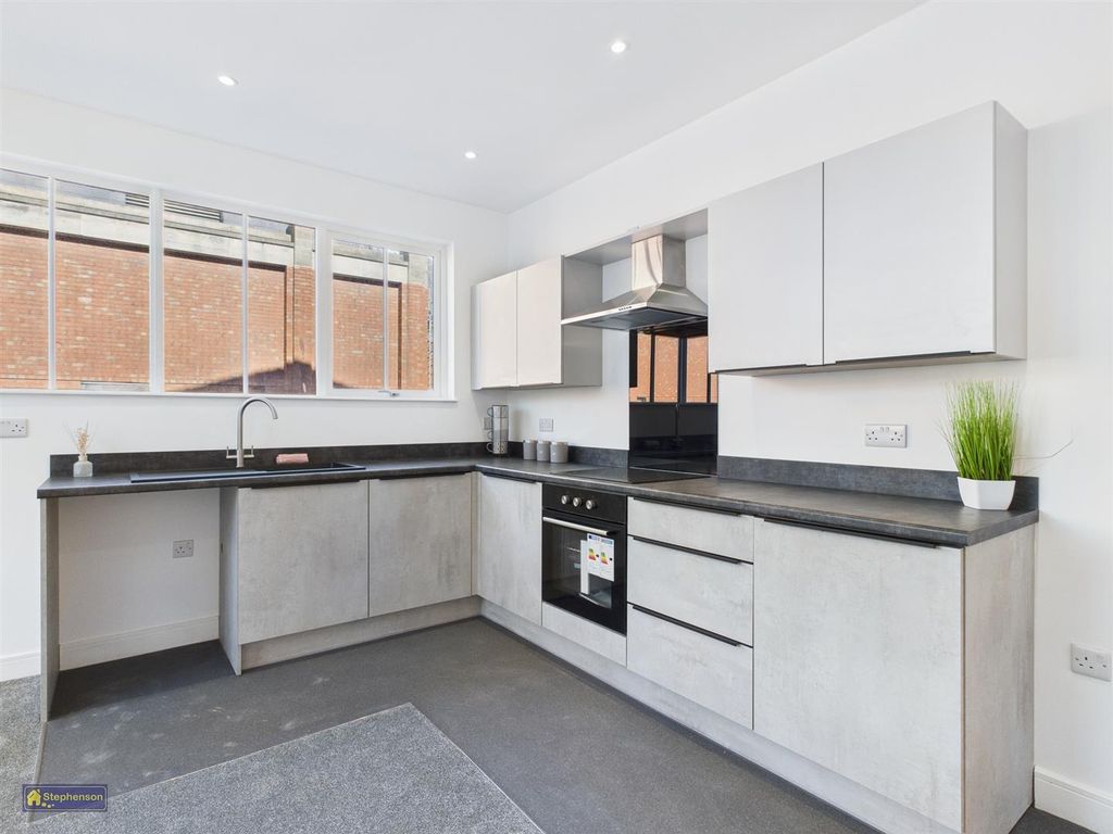 Property photo 2 of 7 Kitchen