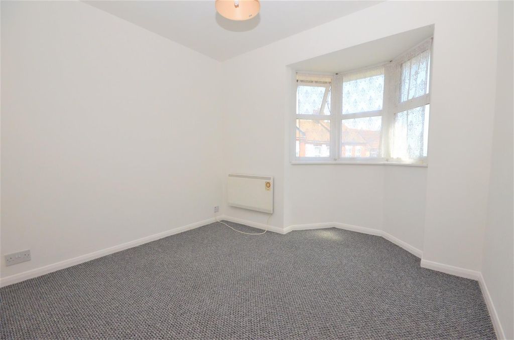 Property photo 3 of 5 Bedroom