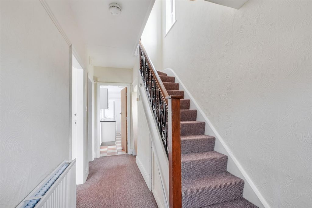 Property photo 3 of 13 Hallway_1.Jpeg