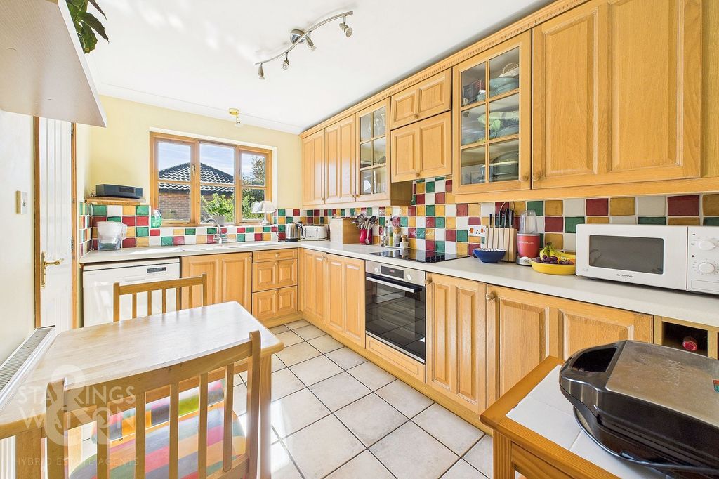 Property photo 3 of 24