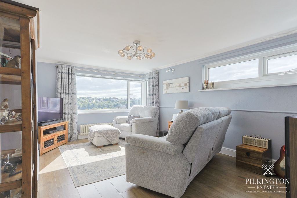 Property photo 2 of 19 5524302