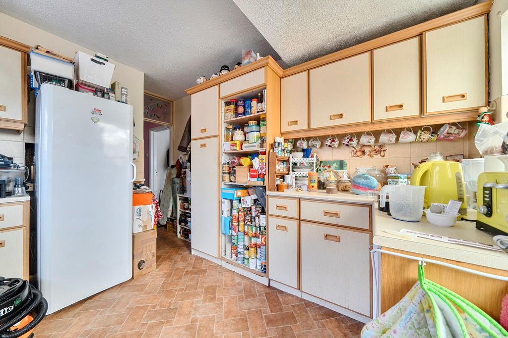 Property photo 3 of 15 1432427-10-69Bbe46979670.Jpg