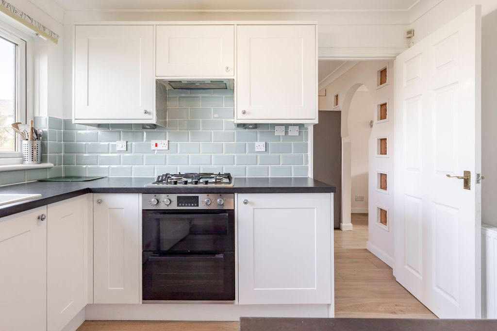 Property photo 3 of 16 Kitchen