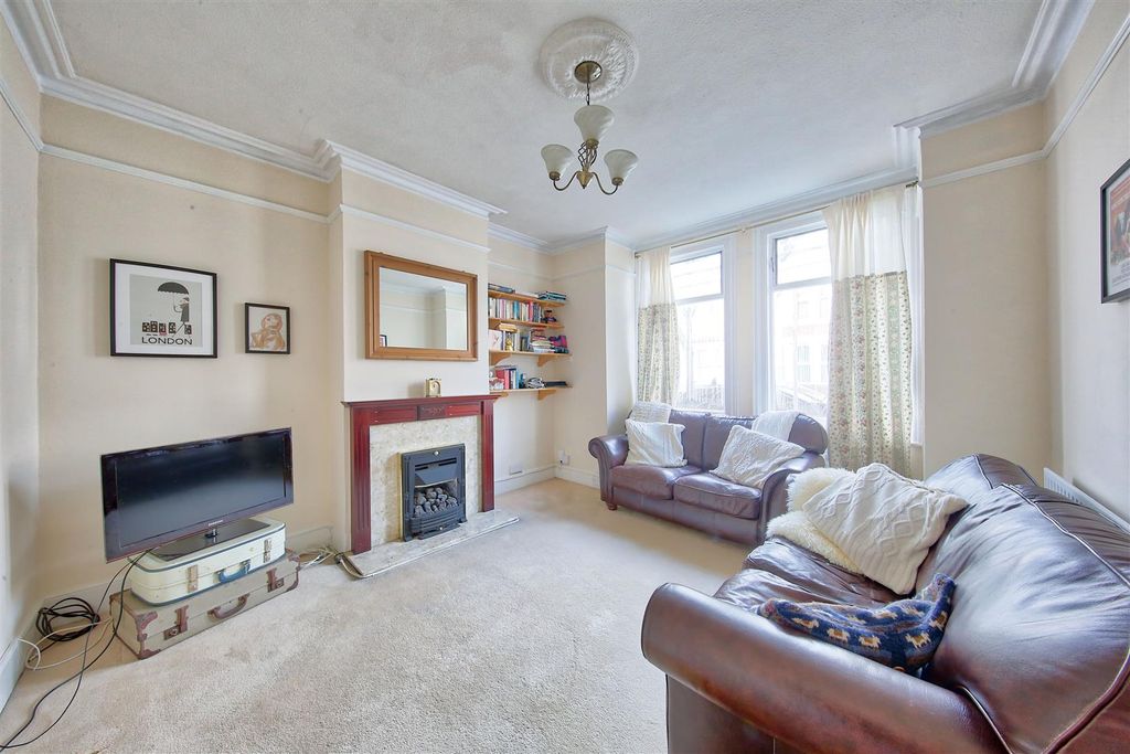 Property photo 2 of 8 10_Quinton_Street_Image9_14850_4.Jpg