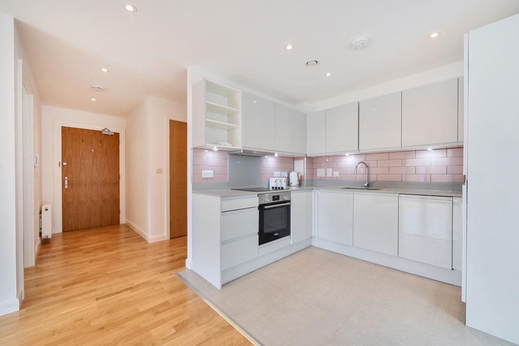 Property photo 3 of 21 1466376-6-6A19690...