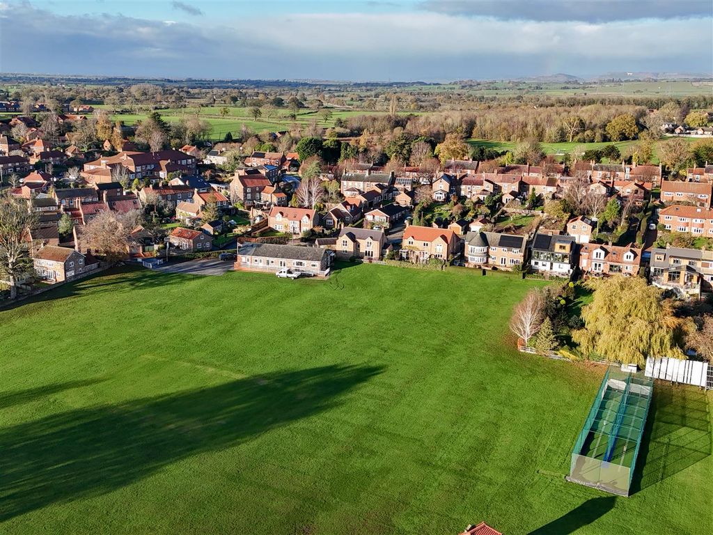 Property photo 2 of 32 Dji_20251124134153_0221_D.Jpg