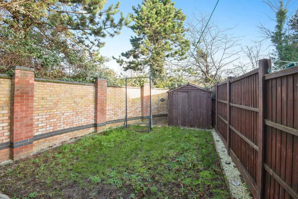 Property photo 3 of 19 Garden Two