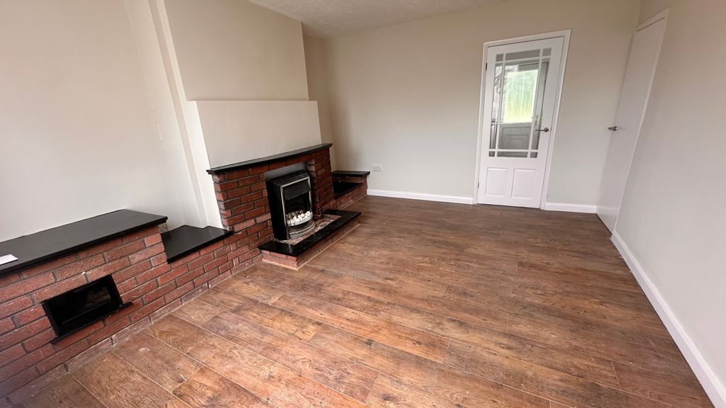 Property photo 2 of 8 Image