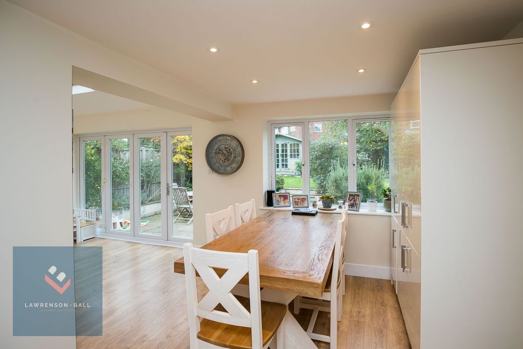 Property photo 3 of 28 Dining Area