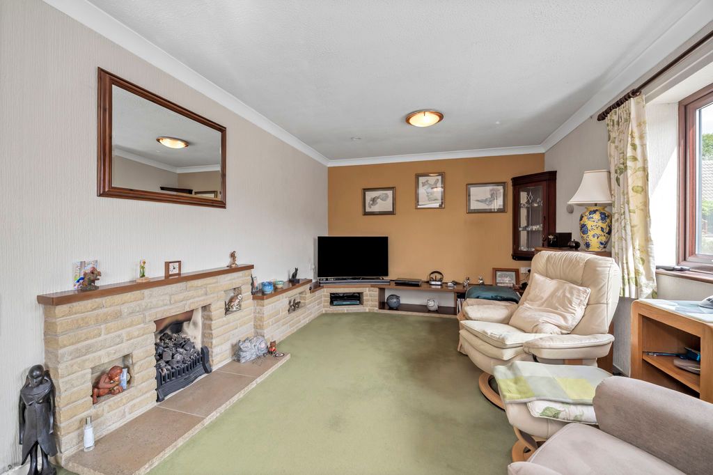 Property photo 2 of 12 Sitting Room