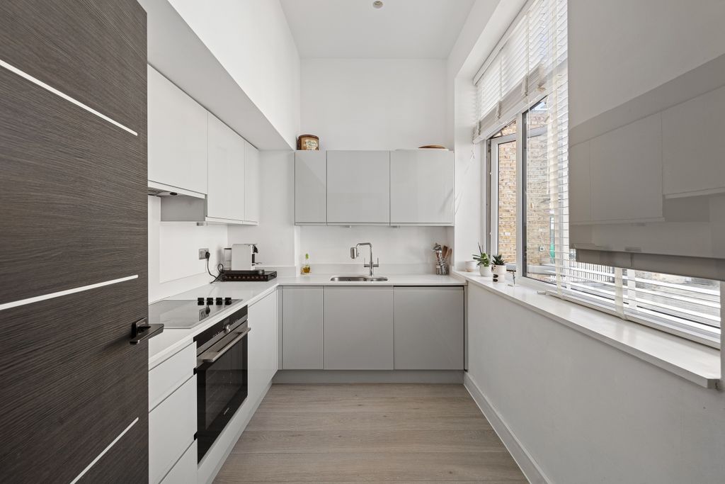Property photo 2 of 12 094A4439