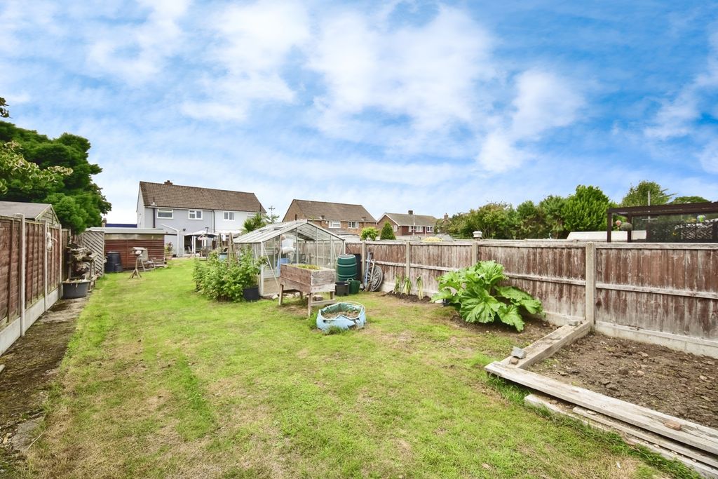 Property photo 2 of 17 Garden