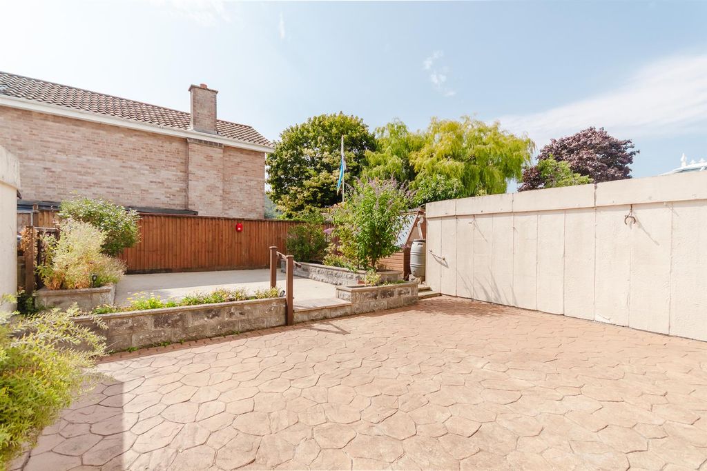 Property photo 2 of 14 Garden 1.Jpg