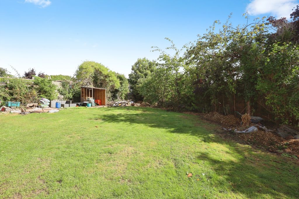 Property photo 3 of 16 Garden
