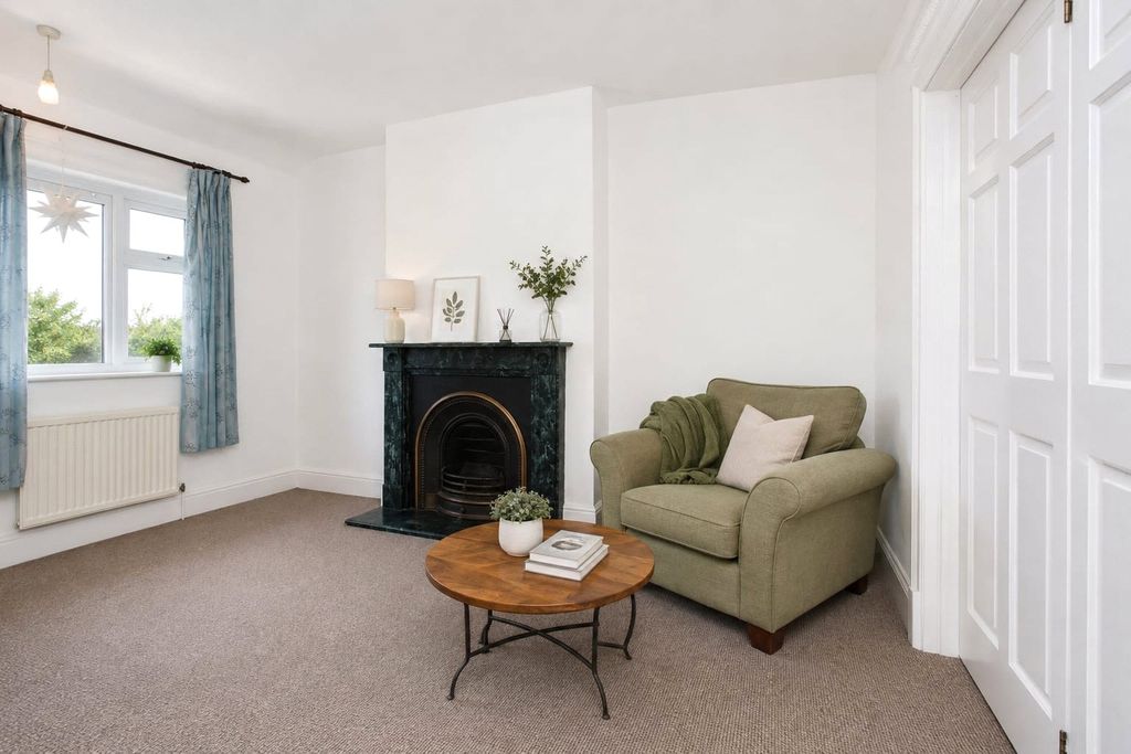 Property photo 2 of 17 Picture No. 54