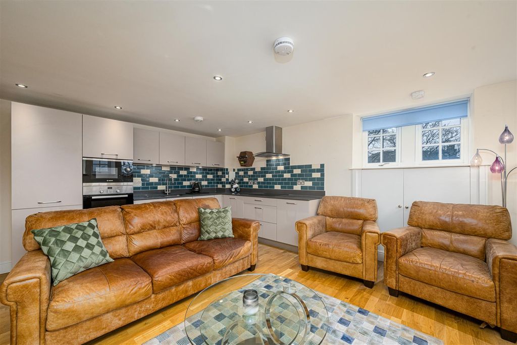 Property photo 1 of 12 Z92_9044-Edit.Jpg