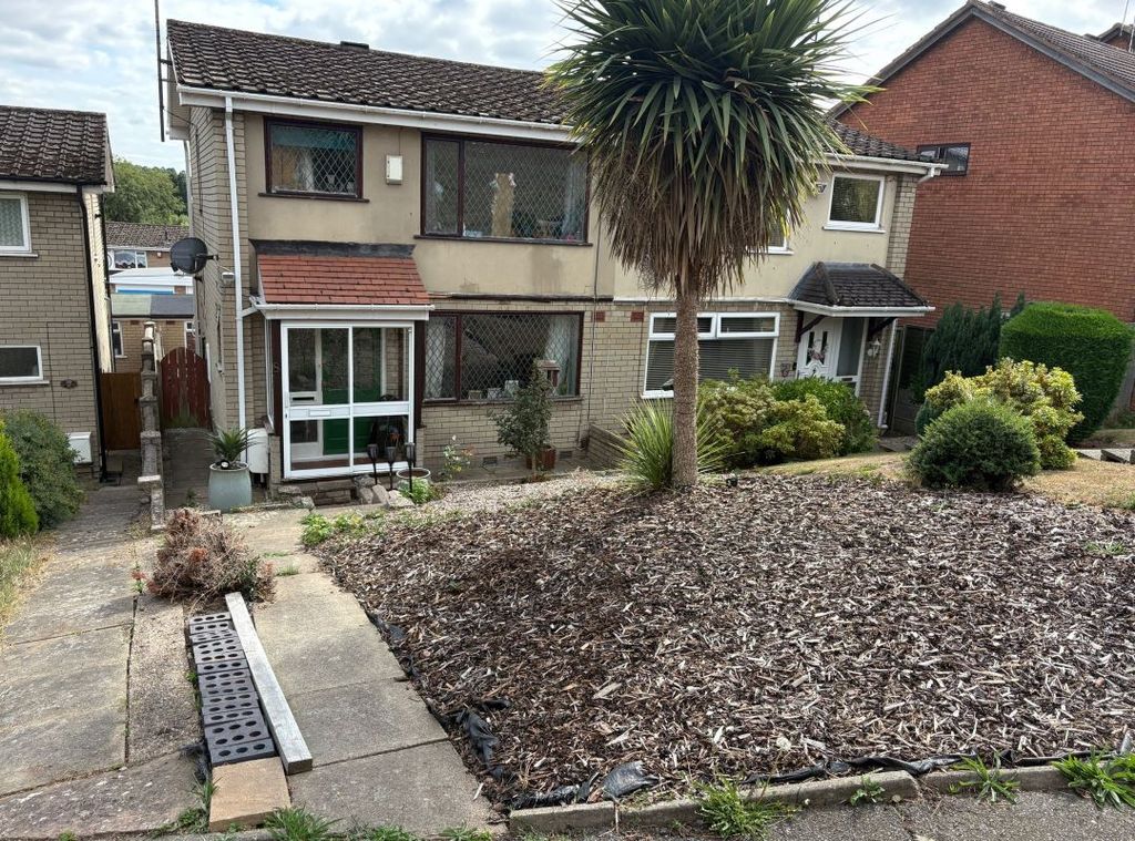 Property photo 3 of 3 8 Cowslip Walk