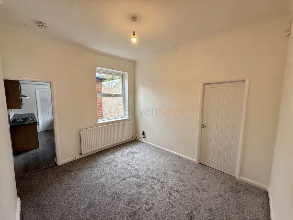 Property photo 3 of 7 Noble 2
