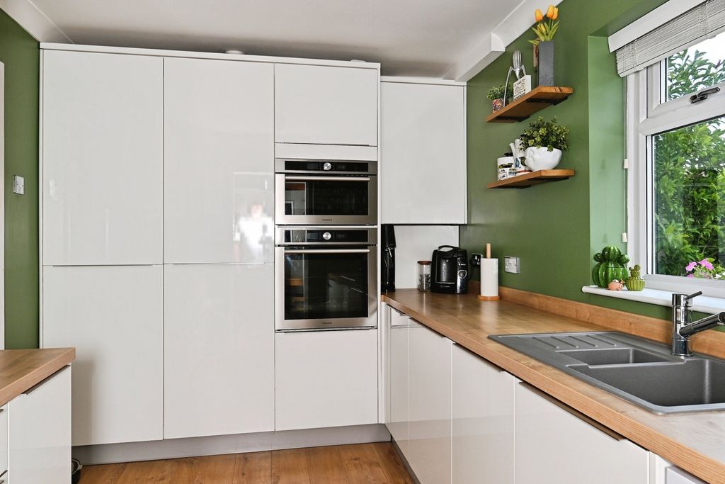 Property photo 3 of 18 Pbox-Img.Jpg