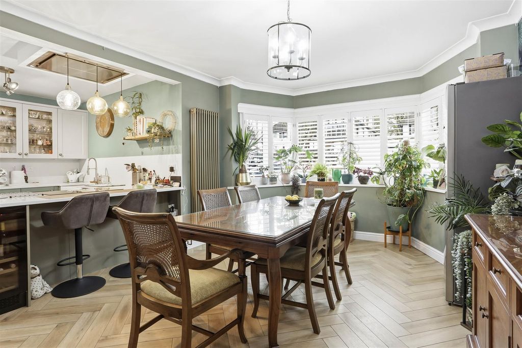 Property photo 3 of 36 1633584192 - 18.Jpg