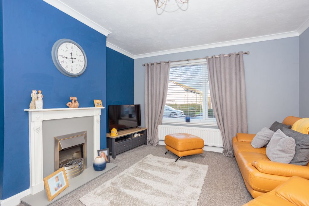 Property photo 2 of 23 Living Room