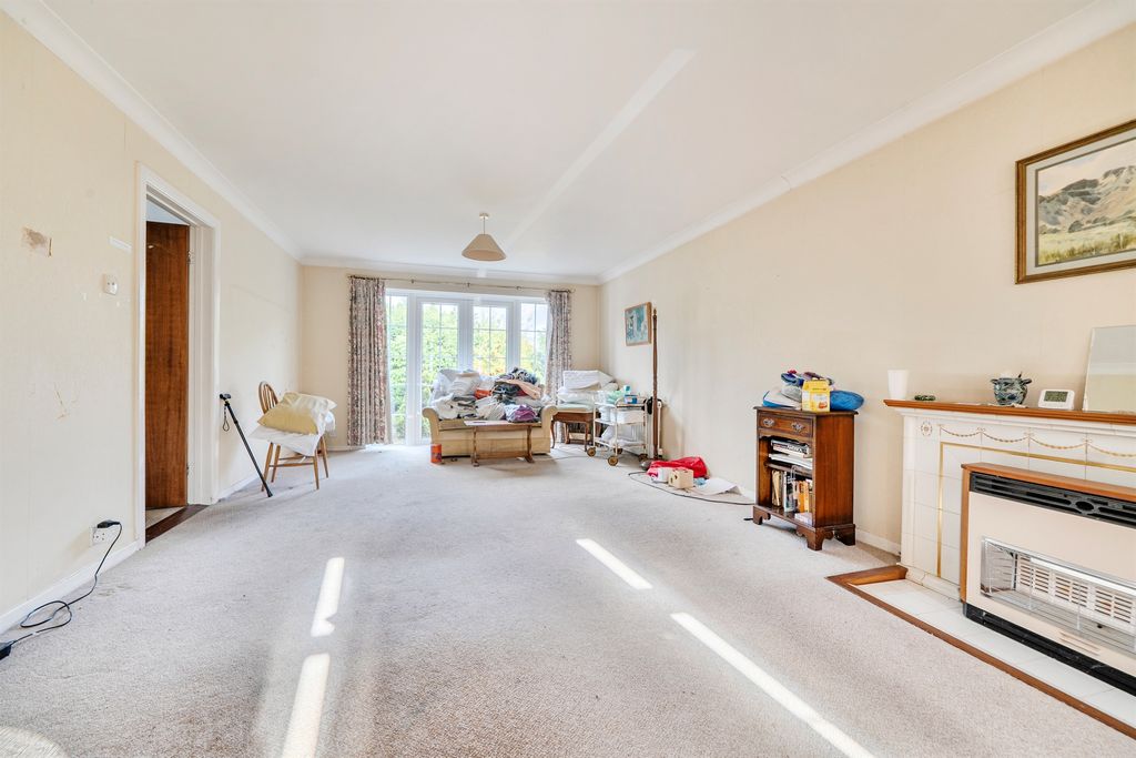 Property photo 3 of 11